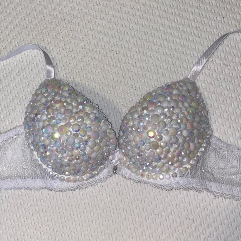 Sparkly Bra! Beautiful.